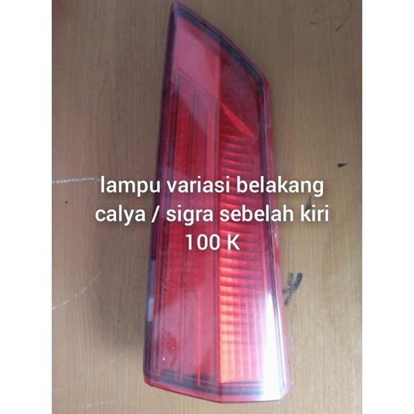 Lampu Variasi Kanan Belakang Calya Sigra