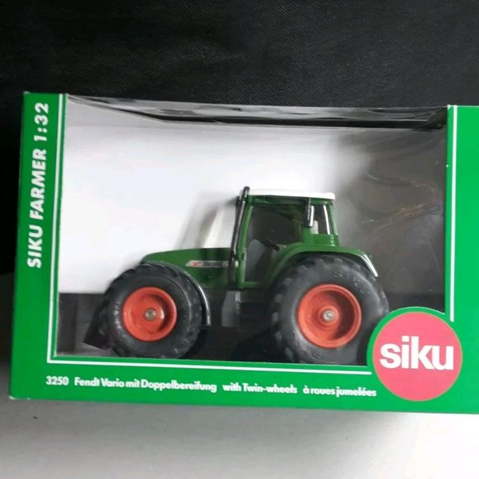1/32 SIKU 3250 Farmer Tractor diecast