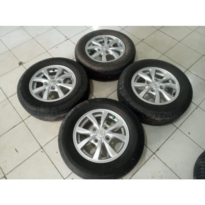 Velg Mobil Second Avanza Ring 14 H4X114 + Ban 185 70 R14