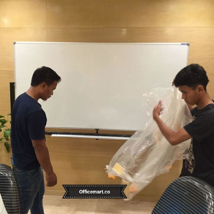 

Papan Tulis Magnet 90 x 120 + Kaki 1 Muka SAKANA