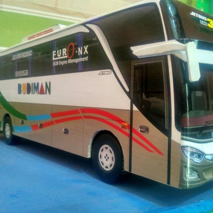 Miniatur bus bis Budiman