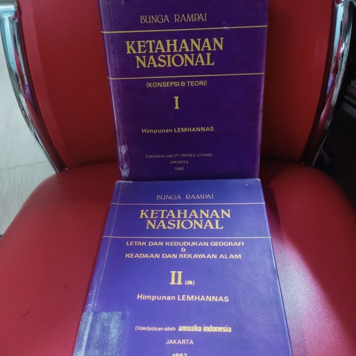 

BUKU LEGACY LEMHANAS: BUNGA RAMPAI KETAHANAN NASIONAL JILID I & II