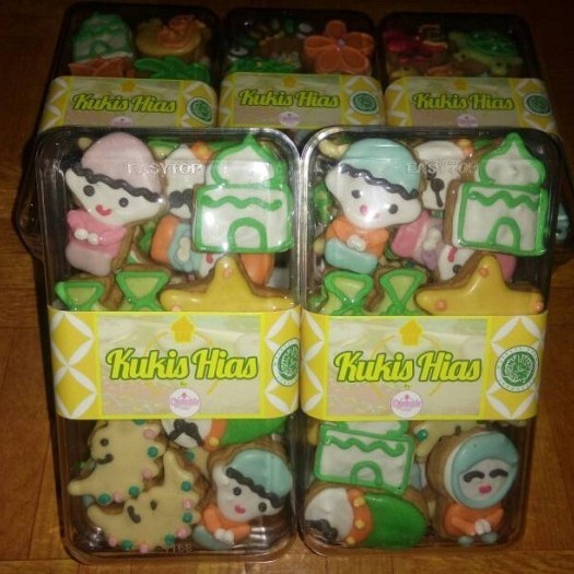 

Souvenir / Hadiah Kue Lebaran Unik - Kukis Hias Toples 350Gr