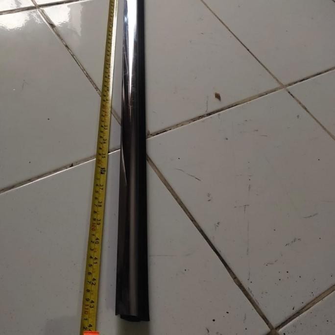 TERLARIS PELIPIT KACA PINTU LUAR MOBIL UNIVERSAL 110CM CRHOME ORI