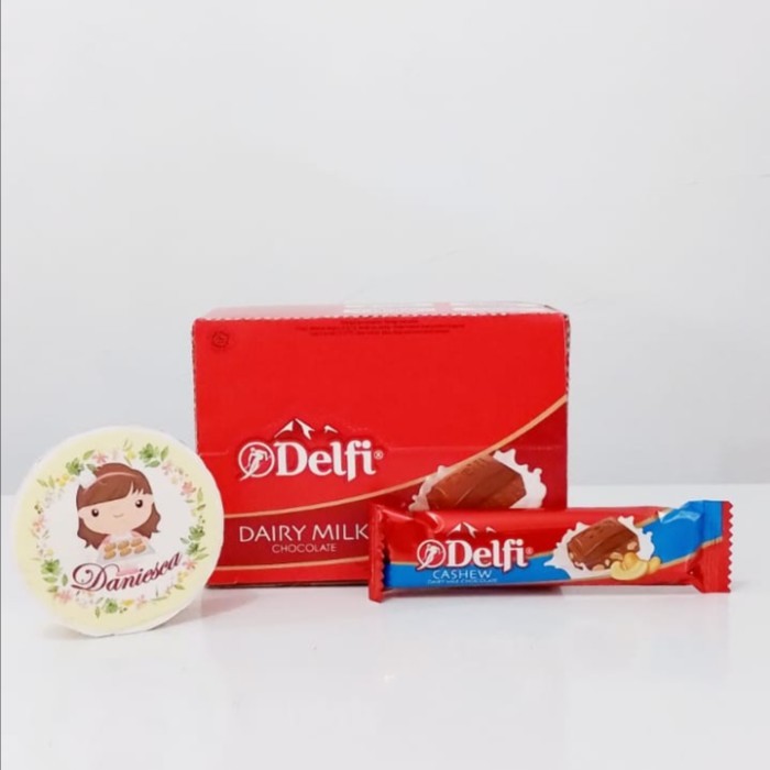 

1 kotak 15 bungkus Delfi Dairy Milk 27gr Milk Chocolate, Almond, Cashe