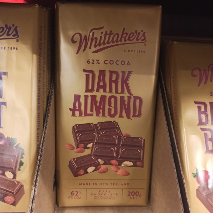 

whittakers dark almond 200gr