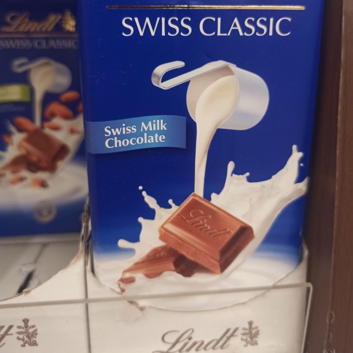 

lindt swiss classic milk chocolate 100gr