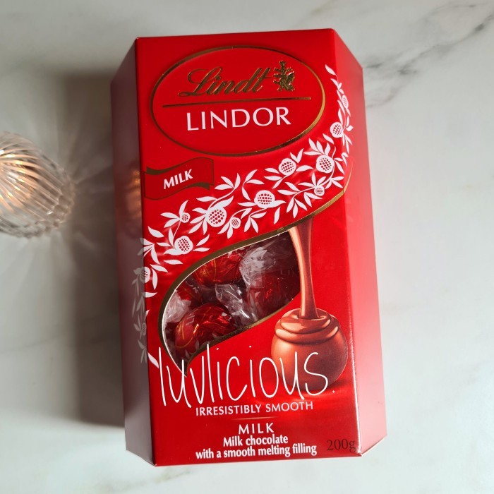 

LINDT LINDOR TRUFFLES SMOOTH MILK CHOCOLATE BALLS COKLAT COKELAT SUSU