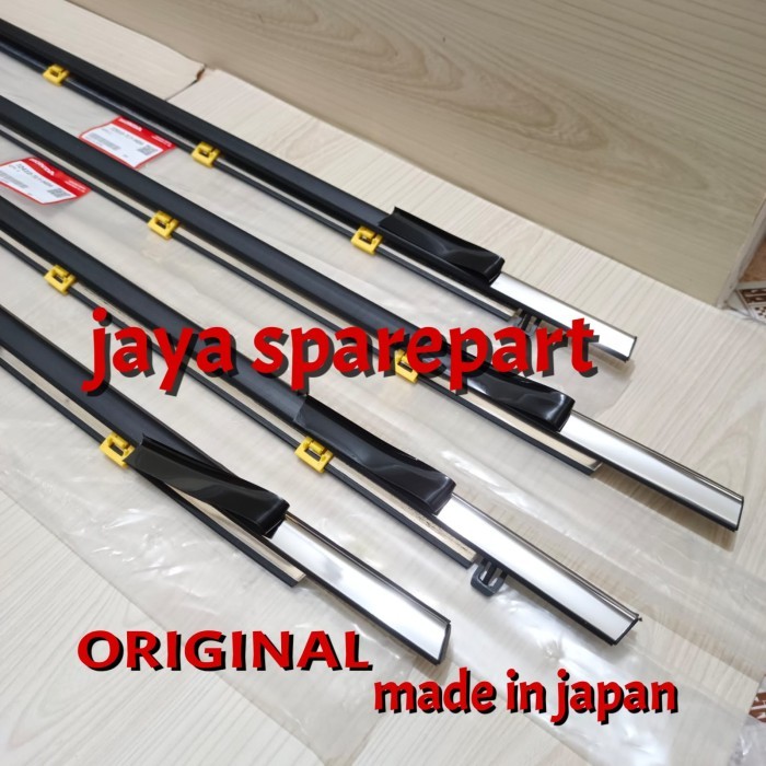 Cekout Langsung- pelipit karet kaca luar honda crv turbo prestige crv gen5 2018 up 1set
