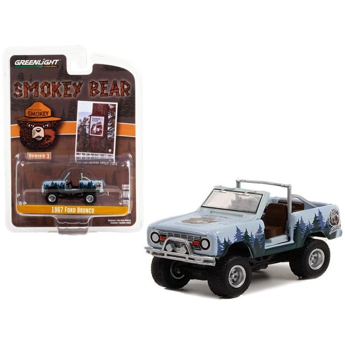 38020-C GREENLIGHT 1967 FORD BRONCO DOORS REMOVED SMOKEY BEAR 1