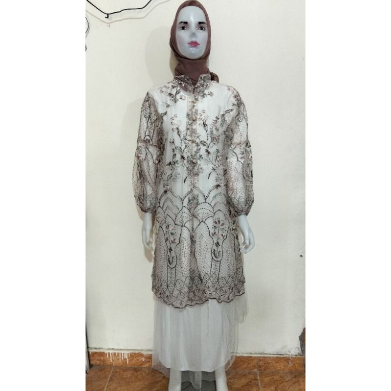 gamis tutu putih + outer brukat