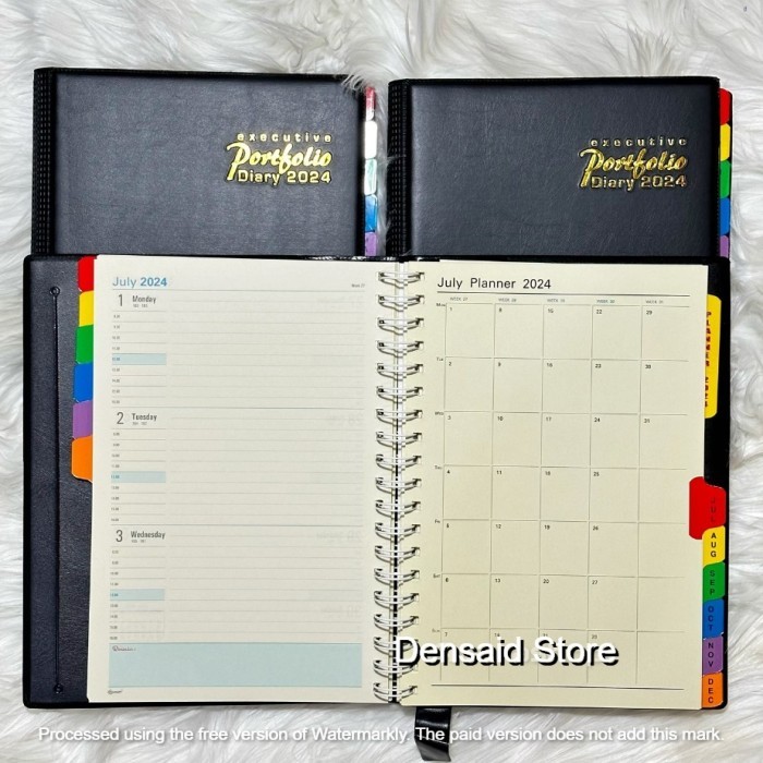 

Ready Buku Agenda Executive Portfolio Diary Tahun 2024 free Pen Hapus Promo