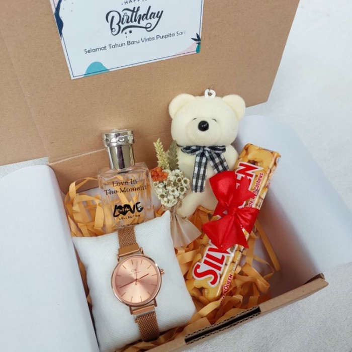 

GIFTBOX CEWEK JAM TANGAN RANTAI COKLAT KADO ULANG TAHUN VALENTINE