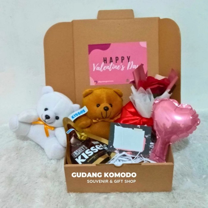 

HAMPERS COKELAT VALENTINE HADIAH ANNIVERSARY PACAR KADO VALDAY MURAH