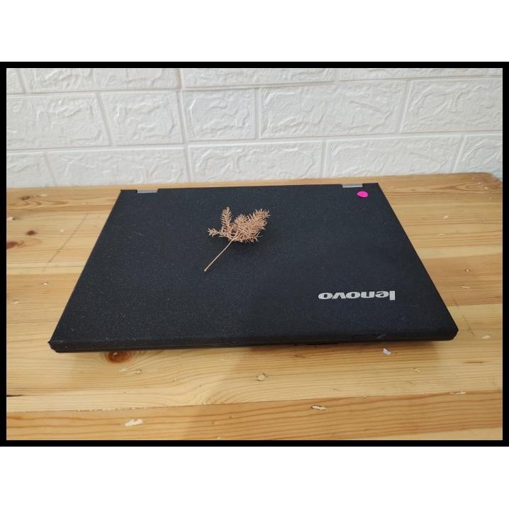 Lenovo E46.. core i5.. webcam wifi layar 14. bat ok.. muluss