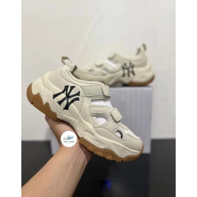 Sepatu Sandal Mlb Bigball Chunky Mask New York Yankees / Sepatu Mlb