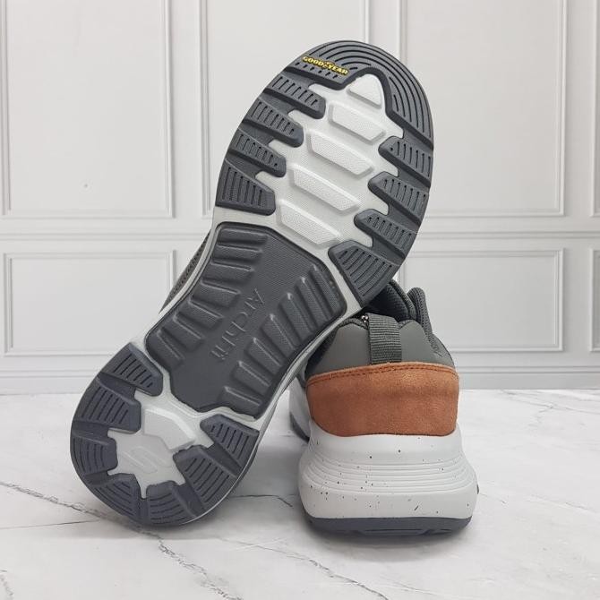 Skechers Arch Fit Outdoor/Sepatu Sneakers Pria Adindaputria53