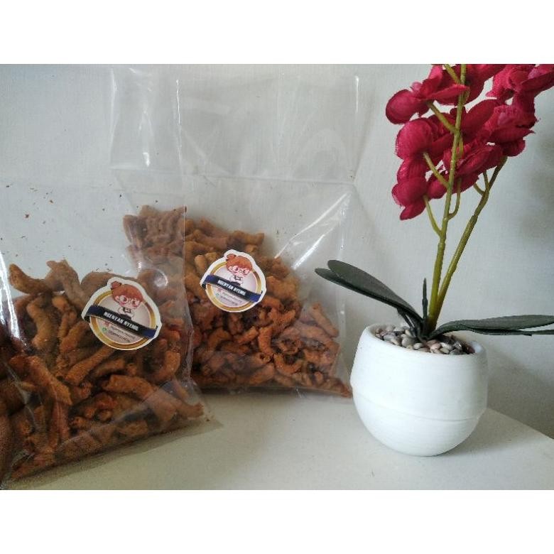 

Terpercaya Keripik Usus Pedas Daun Jeruk 500Gram Premium