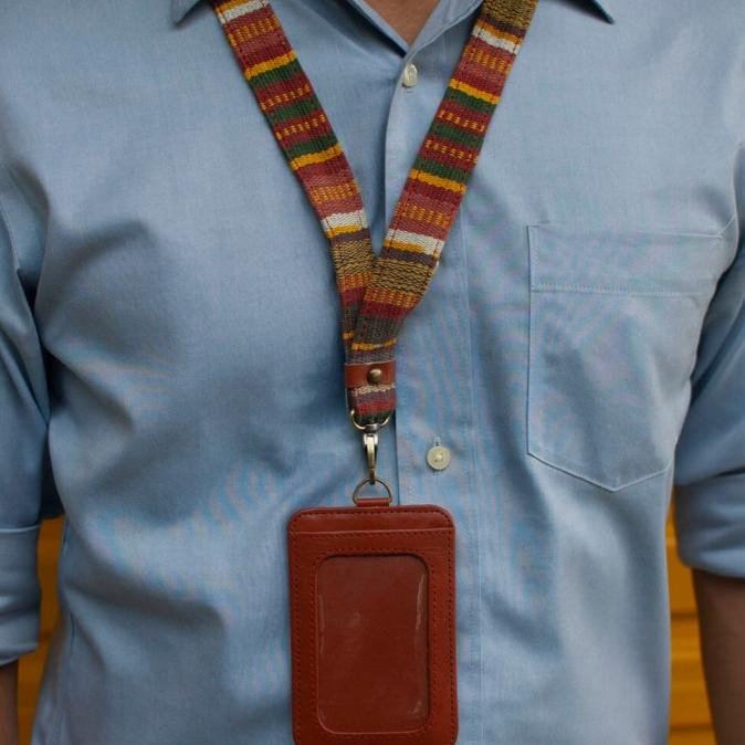 

Name Tag ID Card Holder - Noesa - Selip Kulit Lanyard