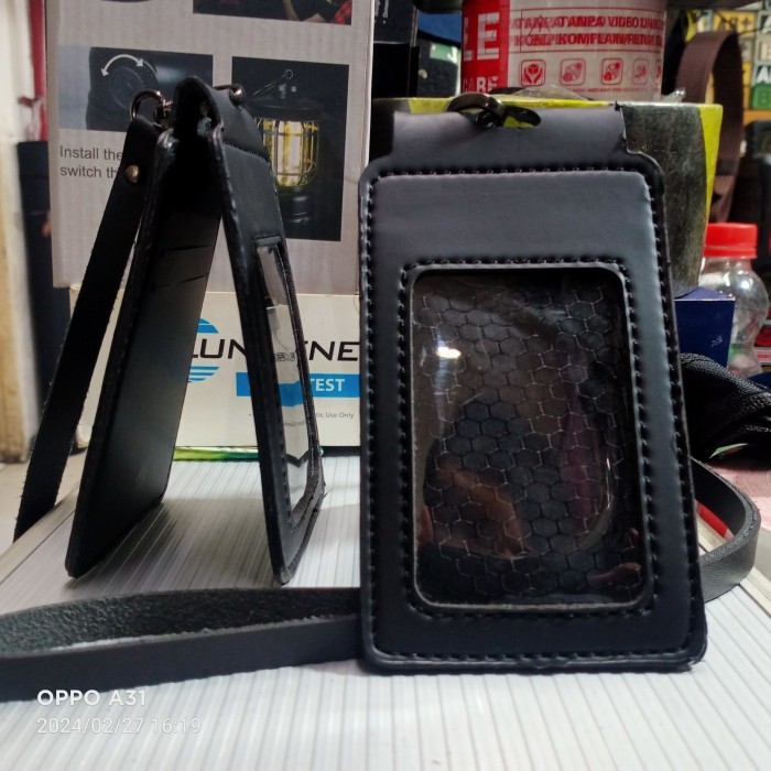 

Terlaris holder id card kulit lipat magnet 2 sisi / kalung id card lipat magnet SALE