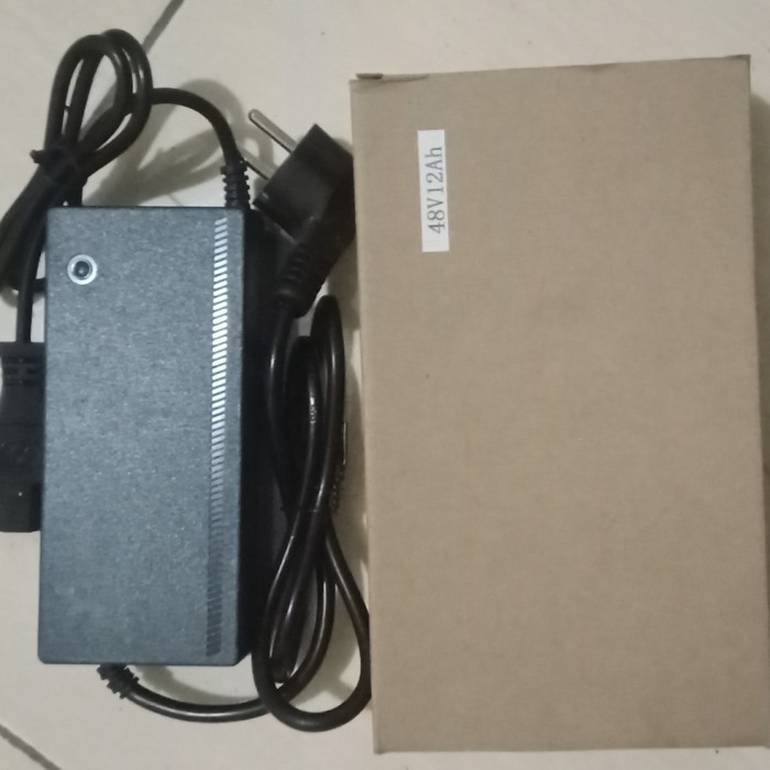 charger motor listrik