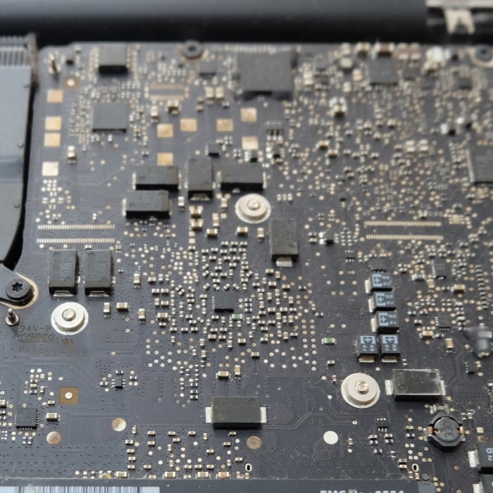 MAINBOARD LOGICBOARD MOTHERBOARD MACBOOK PRO MD102