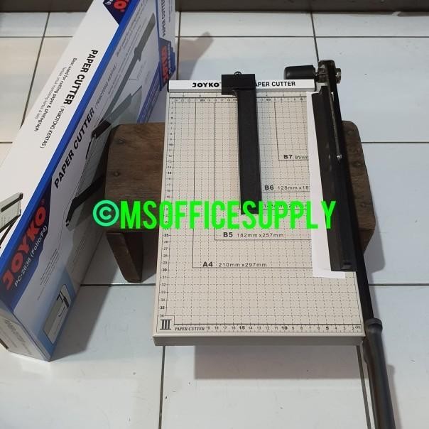 

Pemotong Kertas R Cutter F4 Folio Joyko Letter 25X38 Cm Pc 2638
