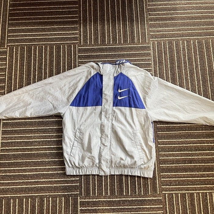 NIKE SWOOSH INTERNATIONAL WINDBREAKER