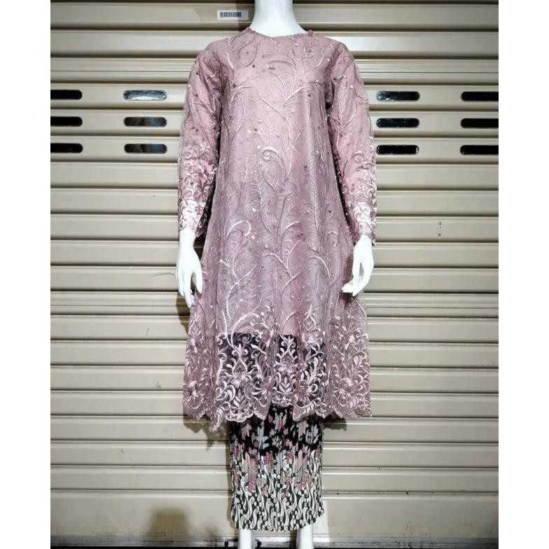 Kekinian Kebaya Tunik / Tunik Brokat / Kebaya Modern / Kebaya Tile / Kebaya Favorite / Batik Couple 