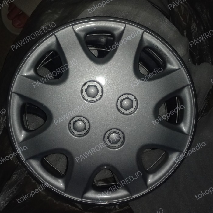 Dop roda Toyota Starlet