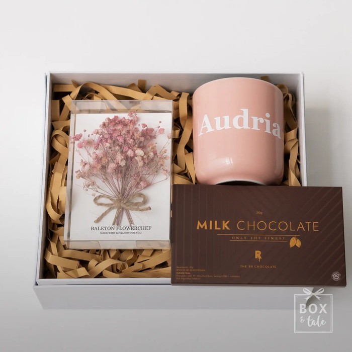 

Kado Pacar Wanita / Simple Gift Box - Simply Custom By Box & Tale Terlaris