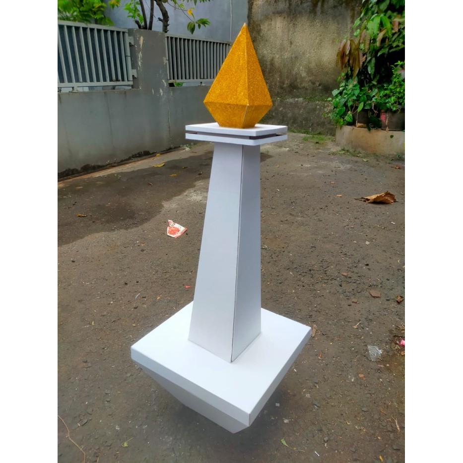 

Monas kardus 100 cm warna putih tugu emas / prakarya sekolah