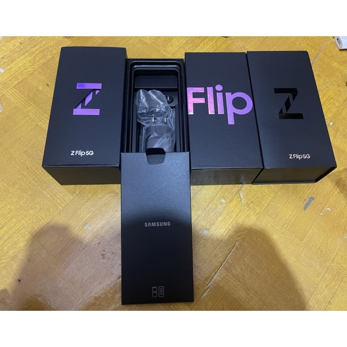 

Dus box samsung zflip fullset acc dan free cetak imei