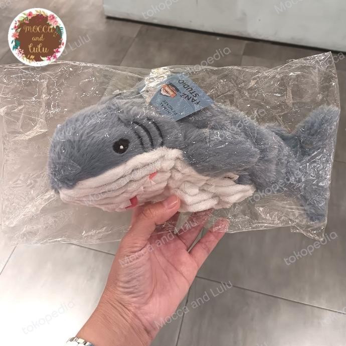 

FLUFFY PENCIL CASE SHARK