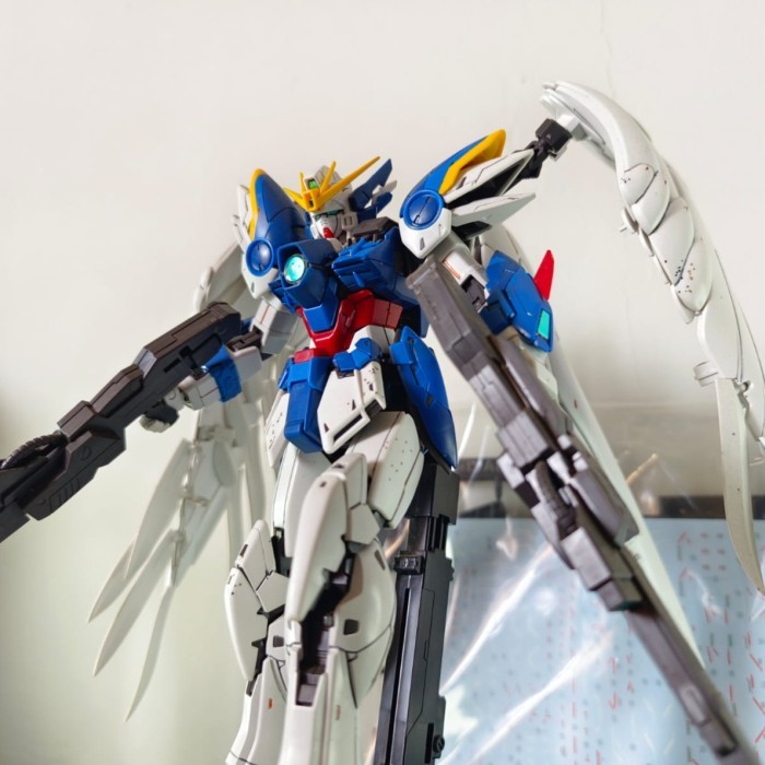 GUNDAM BANDAI MG WING ZERO CUSTOM