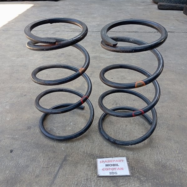 (Copotan) Sepasang Coil Spring Spiral Per Shockbreaker Belakang Nissan X-Trail Xtrail T30 St Std