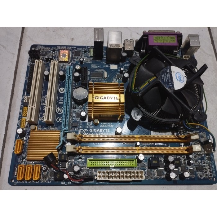 MAINBOARD Gigabyte GA-G31M-ES2L+Kipas dan Prosessor