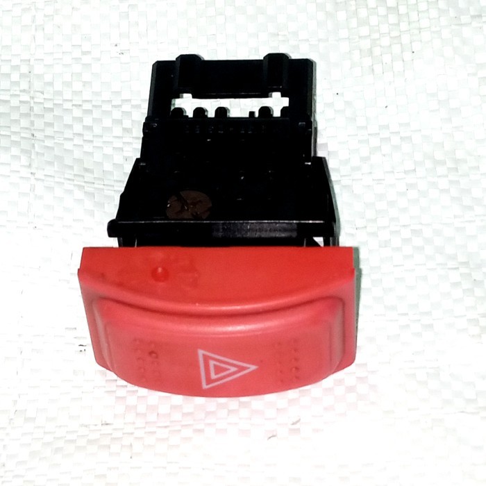 SWITCH TOMBOL HAZARD EMERGENCY HONDA JAZZ IDSI '07