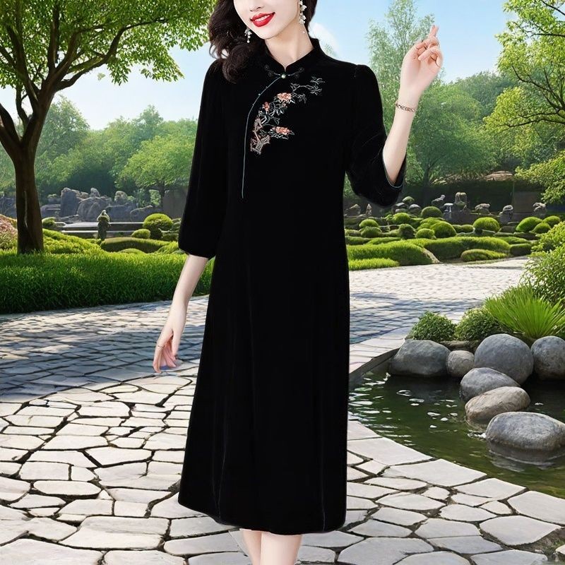 Cheongsam Embroidery Velvet New Chinese Style Dress Loose Retro Skirt