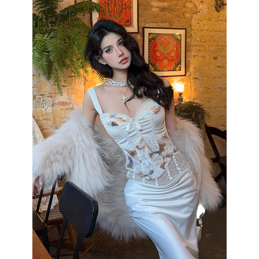 [Crunchy brulee]High-end small dress two-piece lace camisole herringbone top + fishtail skirt