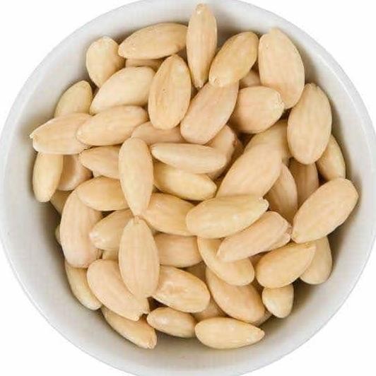 

Almond Blanced Whole / Kacang Almond 500 Gram Terlaris