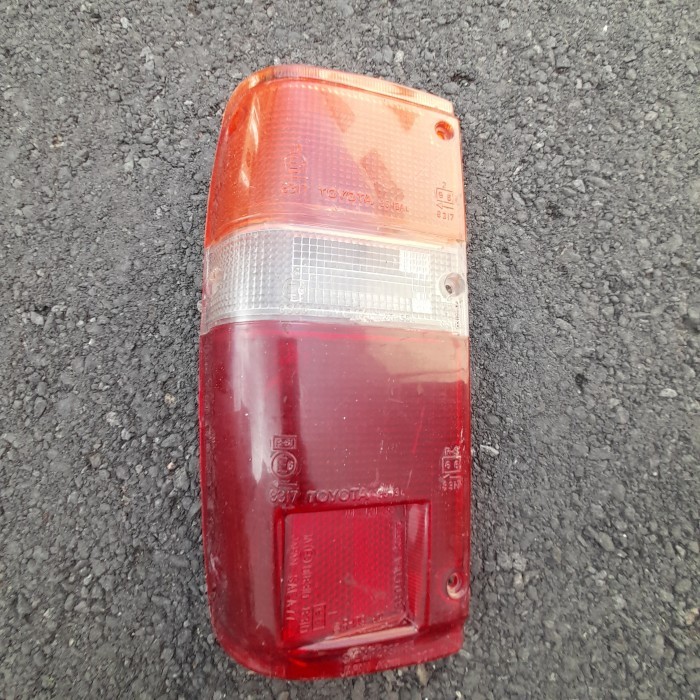 Mika lampu mobil belakang Toyota kijang super ori koito japan
