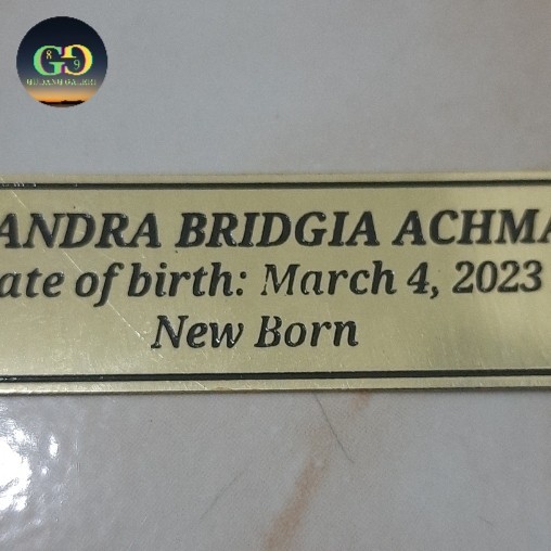 

plat name tag kuningan