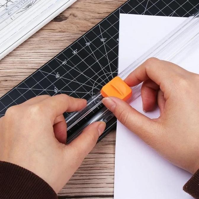 

BEBAS ONGKIR - Alat Pemotong Kertas Anti Slip Paper Trimmer Cutter Portable