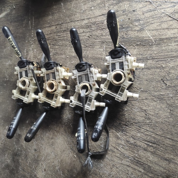 Suku Cadang Saklar Lampu Sein Apv Original Mobil