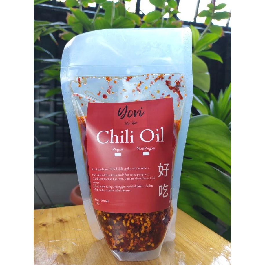 

Chili Oil With Crunchy Garlic Yovi / sambal,sambel dimsum 700 ML BS86