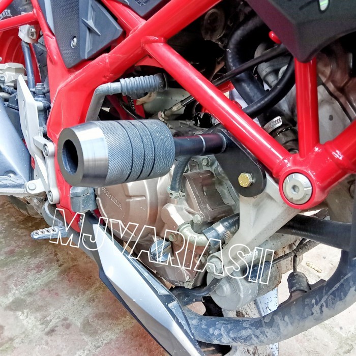 FRAME SLIDER CB150R/0LD CB150R NEW