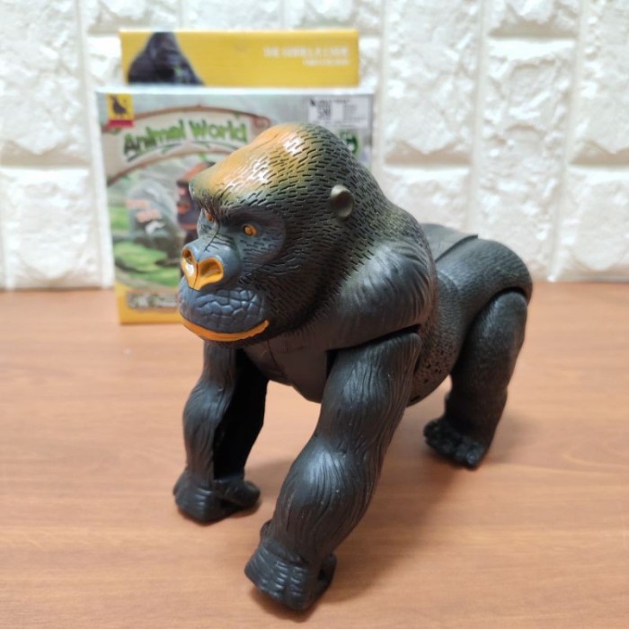 Mainan Gorilla Bisa Jalan Boneka Hewan Figur Gorila Kingkong Baterai