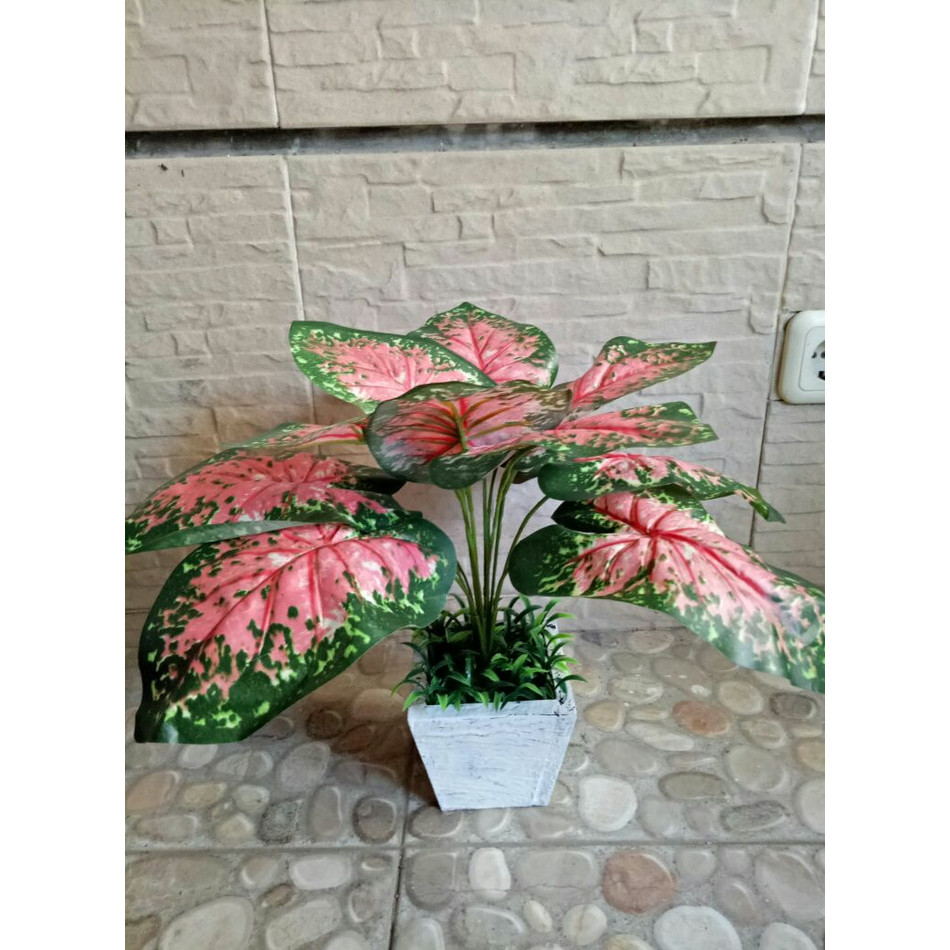Julie - Bunga Daun Artificial Dan Pot