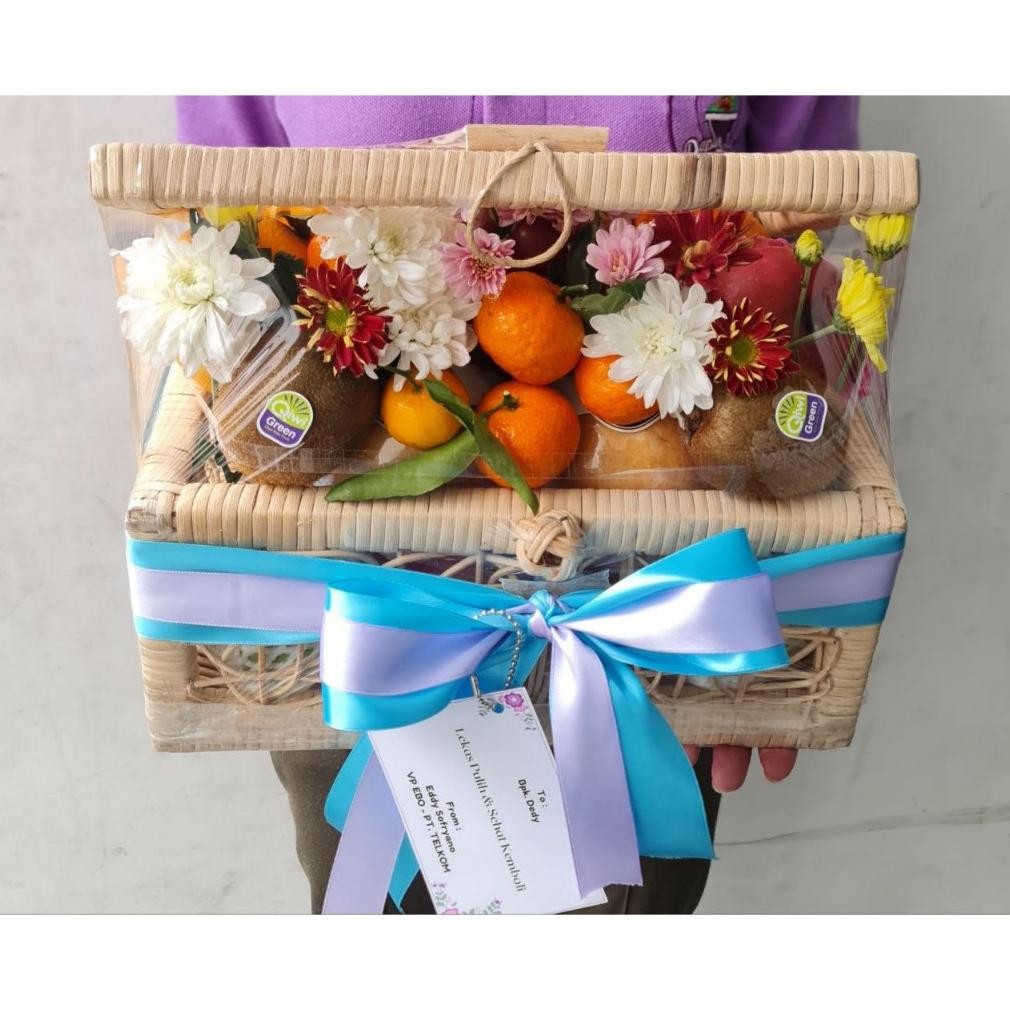 

Dem Parcel Buah Segar Preum Parsel Rotan Kotak Free Kartu Ucapan Untuk Hari Raya Natal Tahun Baru Bingkisan Lamaran Gift Box